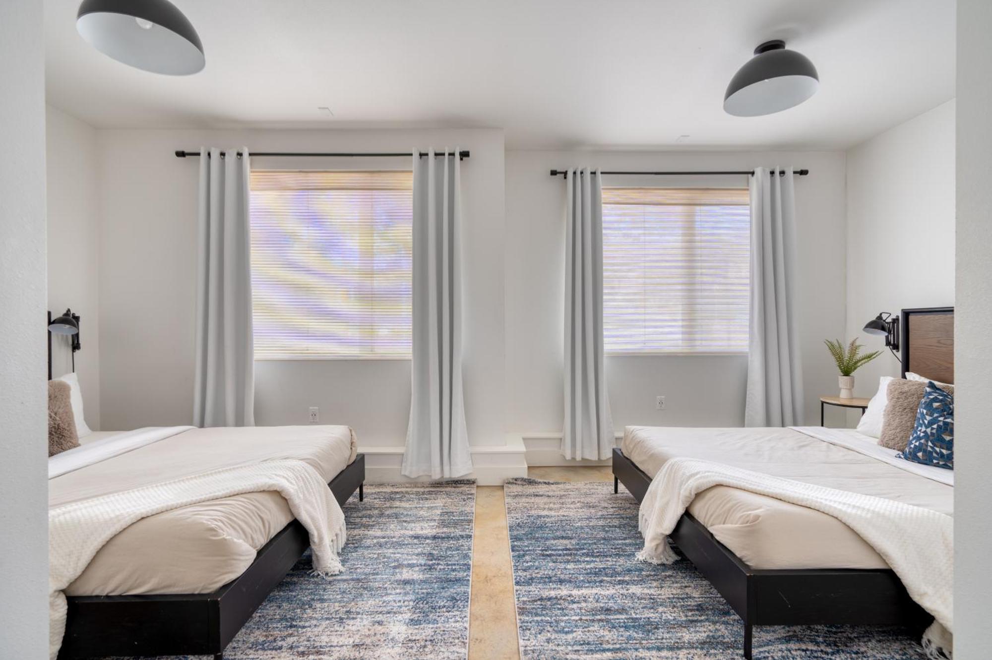 Holiday home Collection - Bliss- Dual-queen In Vibrant Alberta